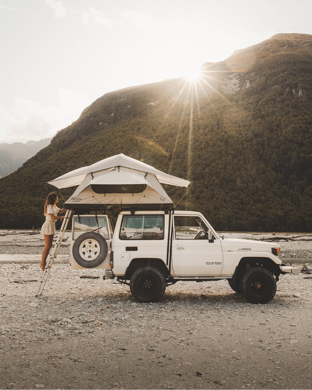 Feldon Shelter on 4x4 vehicle